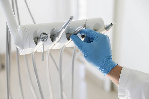 Professional Emergency Dentist technician working in Franconia, VA
